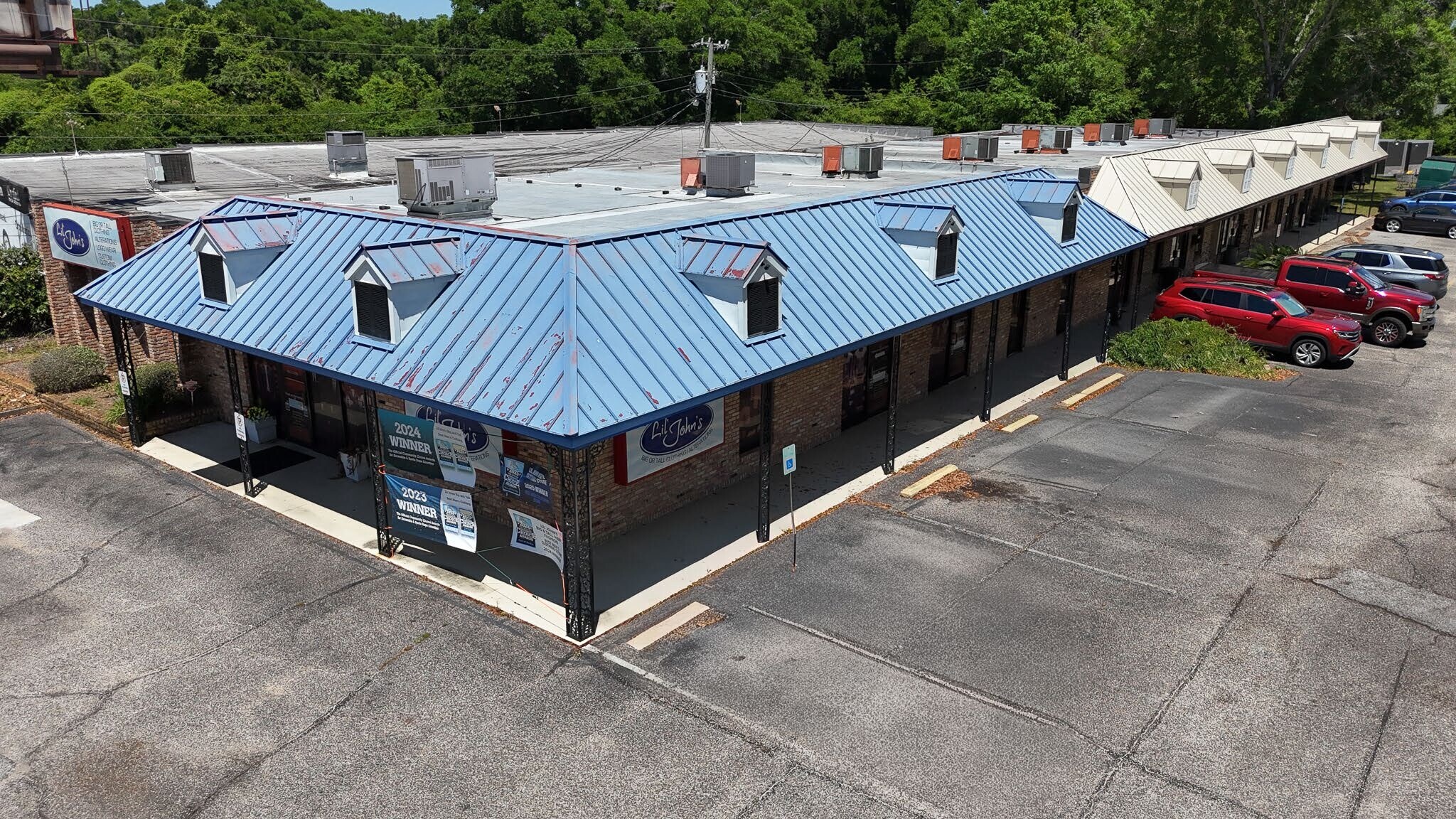 5700 N Davis Hwy, Pensacola, FL à louer Photo de l’immeuble– Image 1 sur 10