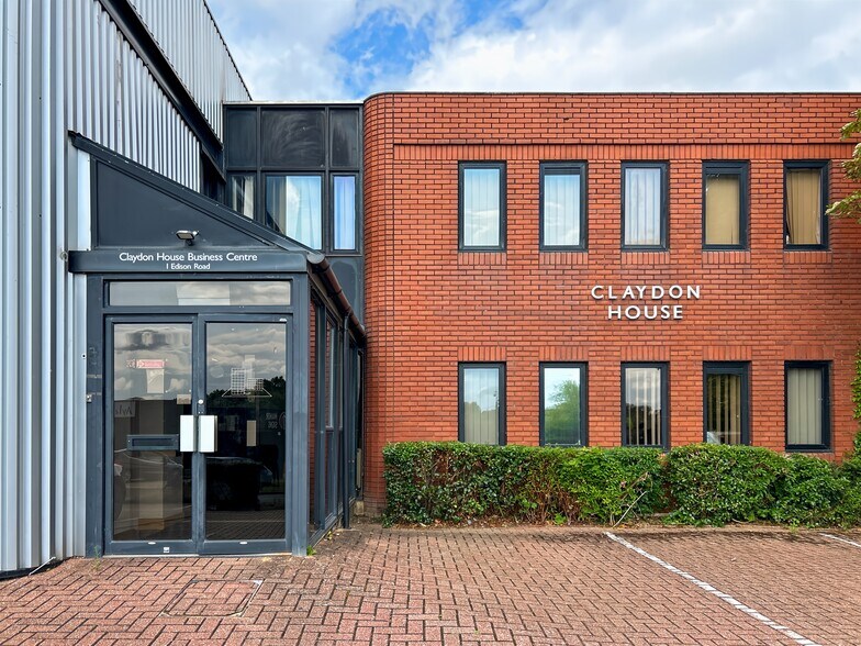 1 Edison Rd, Aylesbury à louer - Photo intérieure – Image 1 sur 10