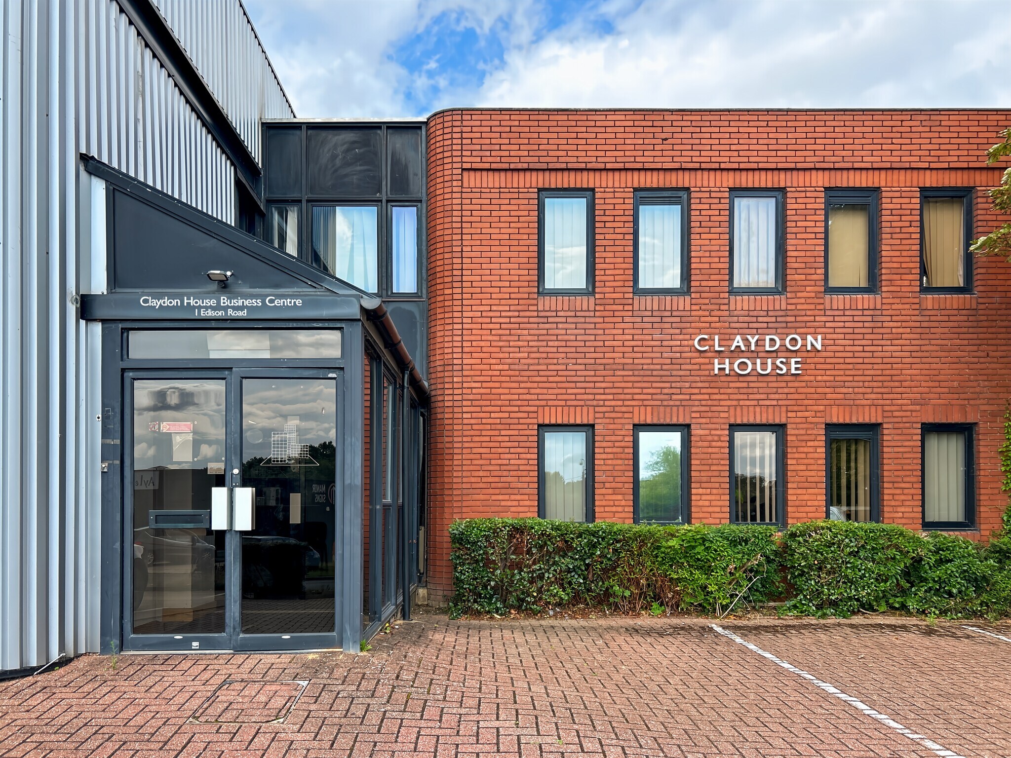 1 Edison Rd, Aylesbury à louer Photo intérieure– Image 1 sur 11