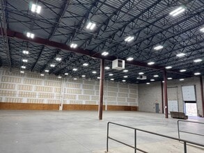 700 Business Park Dr, Freehold, NJ à louer Photo de l’immeuble– Image 2 sur 4