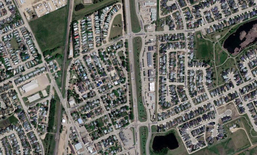 5009 PArkwood Rd, Blackfalds, AB à vendre - Aérien – Image 2 sur 4