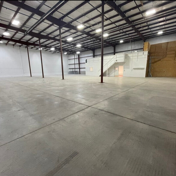 5600 N 58th St, Lincoln, NE à louer - Photo de l’immeuble – Image 3 sur 8