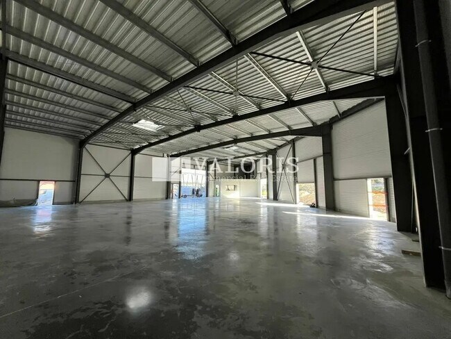 Plus de détails pour Local commercial à louer