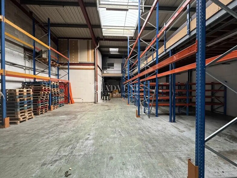 Local d’activités dans Le Thillay à louer - Photo intérieure – Image 2 sur 6