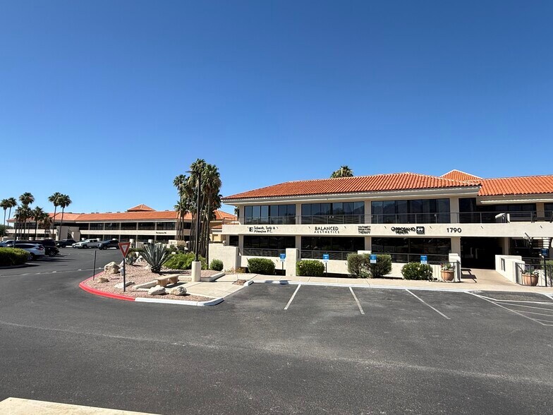 1820 E River Rd, Tucson, AZ à louer - Photo de l’immeuble – Image 3 sur 10