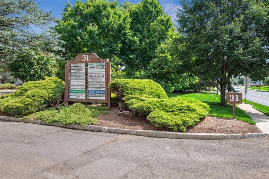 31 Mountain Blvd, Warren, NJ à vendre - Photo de l’immeuble – Image 2 sur 23