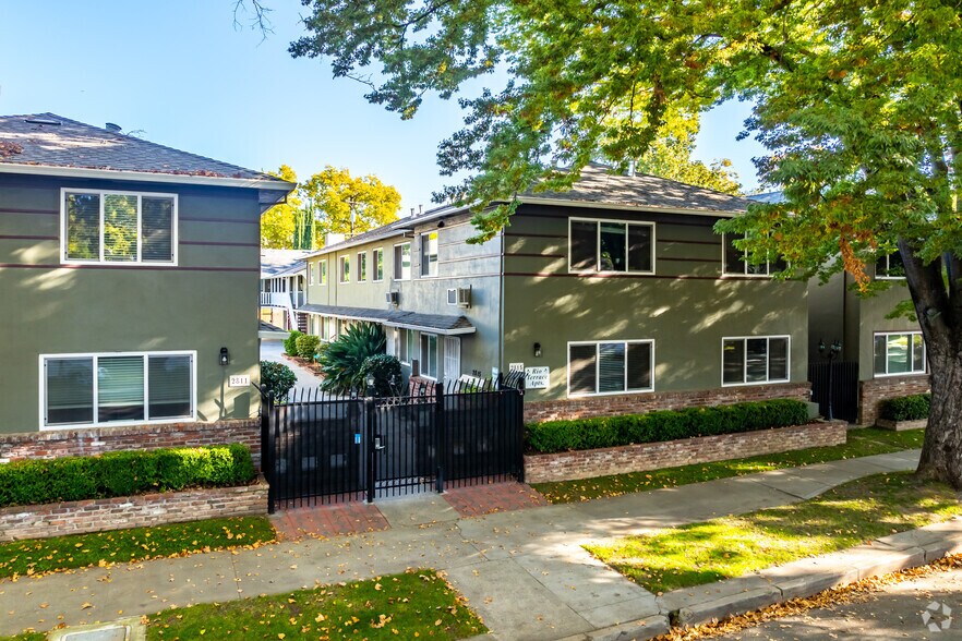 2811 F St, Sacramento, CA à vendre - Photo de l’immeuble – Image 2 sur 37