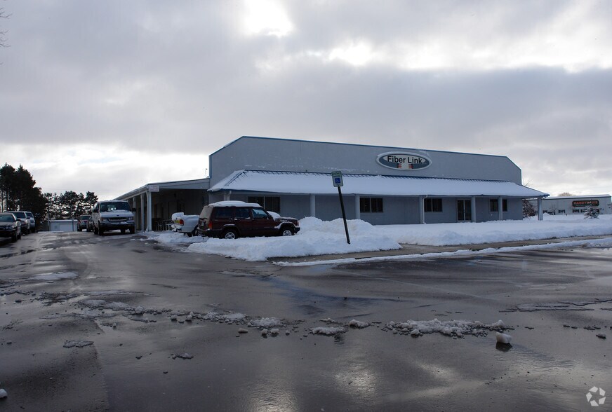 3529 Genesee Rd, Lapeer, MI à louer - Photo principale – Image 1 sur 10