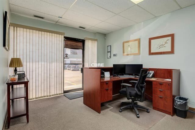 3620 29th St NE, Calgary, AB à vendre - Photo intérieure – Image 2 sur 6