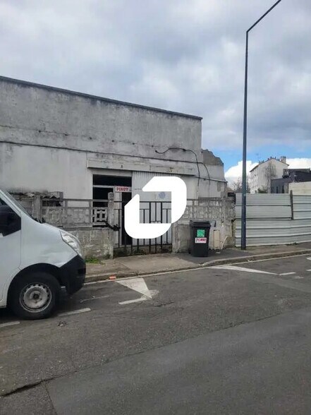 Local d'activités dans Saint-Denis à vendre - Photo de l’immeuble – Image 1 sur 11