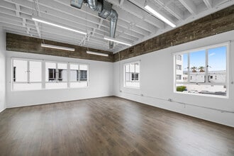 6351-6361 Wilshire Blvd, Los Angeles, CA à louer Photo intérieure– Image 1 sur 2