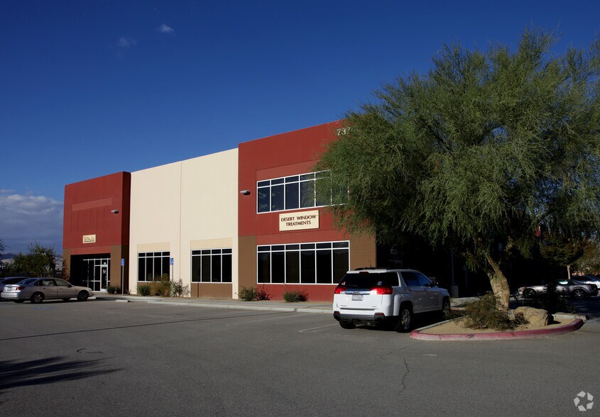 73700 Dinah Shore Dr, Palm Desert, CA à vendre - Photo de l’immeuble – Image 3 sur 5