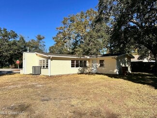 Plus de détails pour 415 Old Pass Rd, Long Beach, MS - Local commercial à vendre