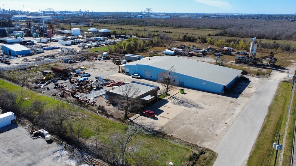 1831 W E St, La Porte, TX à louer - Photo de l’immeuble – Image 1 sur 4