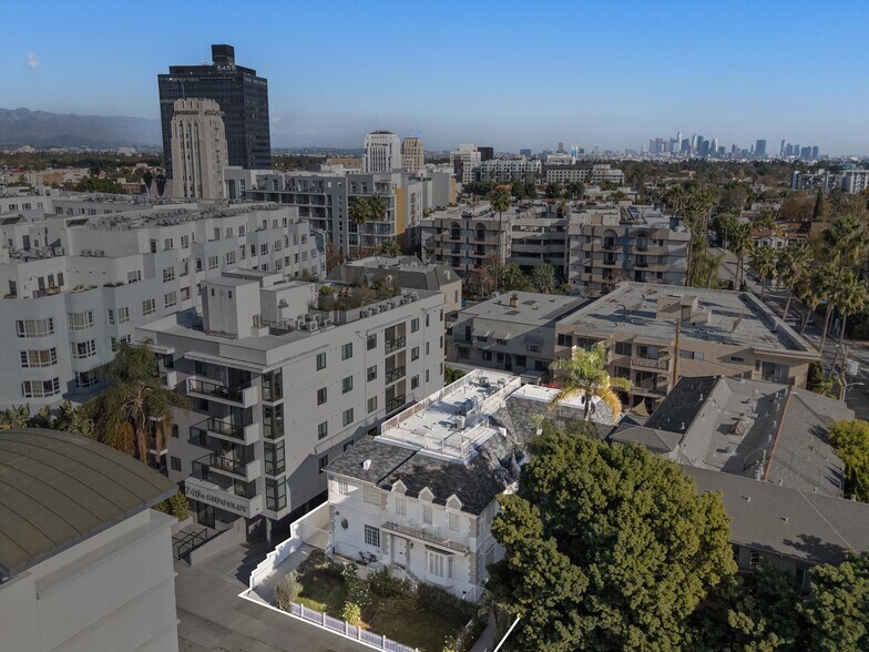 744 Ridgeley Dr, Los Angeles, CA à vendre - Aérien – Image 2 sur 28
