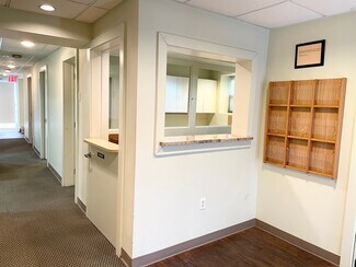 Plus de détails pour 213-44 40th Ave, Bayside, NY - Bureau/Médical à louer