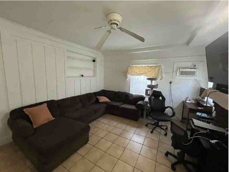 608 Highland St N, Saint Petersburg, FL à vendre - Photo de l’immeuble – Image 3 sur 29