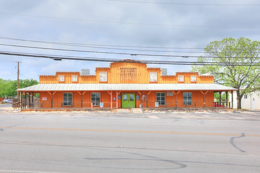 520 Granite Ave, Fredericksburg, TX à vendre - Photo principale – Image 1 sur 13
