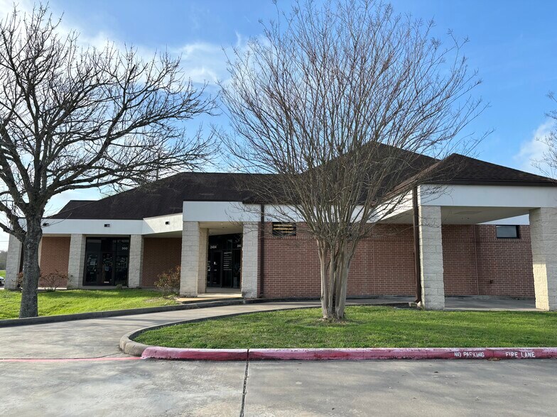 2404 Smith Ranch Rd, Pearland, TX à louer - Photo de l’immeuble – Image 3 sur 7
