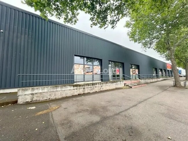 Plus de détails pour Local commercial à vendre