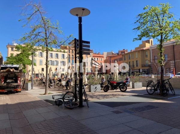 Local d’activités dans Perpignan à louer - Photo de l’immeuble – Image 3 sur 4