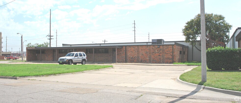 400 SE Jefferson St, Topeka, KS à vendre - Photo de l’immeuble – Image 3 sur 3