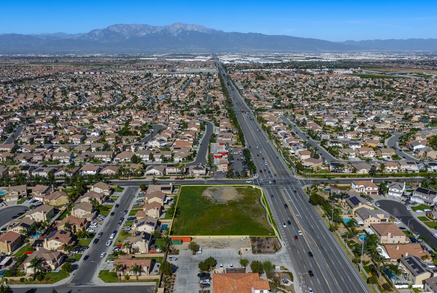 Hamner, Eastvale, CA à louer - Aérien – Image 3 sur 5
