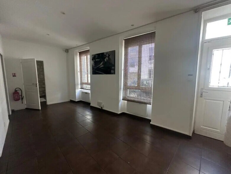 Local commercial dans Boulogne-Billancourt à louer - Photo de l’immeuble – Image 2 sur 6