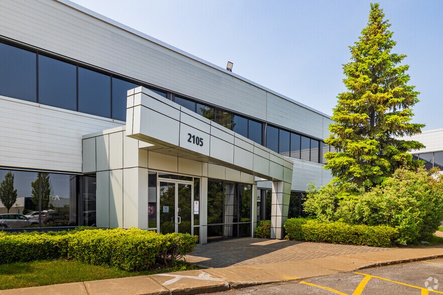 2103-2167 Boul Dagenais O, Laval, QC à louer - Photo de l’immeuble – Image 3 sur 11