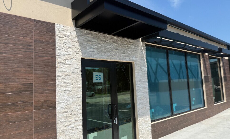 8075-8085 N Atlantic Ave, Cape Canaveral, FL à louer - Photo de l’immeuble – Image 2 sur 6