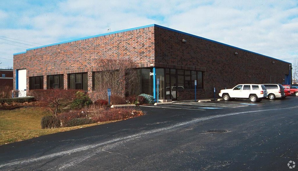 245 Beinoris Dr, Wood Dale, IL à louer - Photo de l’immeuble – Image 1 sur 2