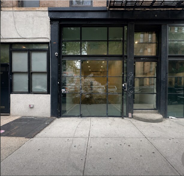 77 E 3rd St, New York, NY à louer - Photo de l’immeuble – Image 1 sur 5