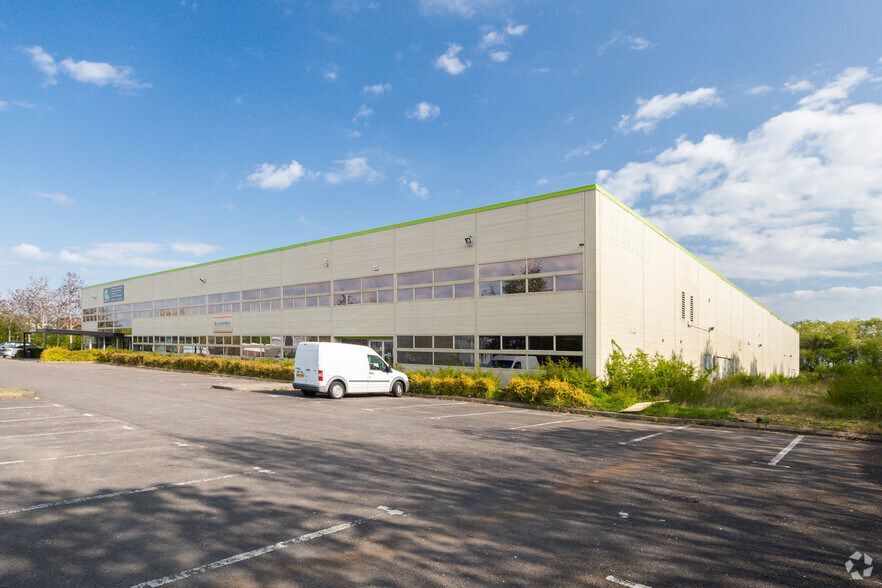 Michigan Dr, Milton Keynes à louer - Photo principale – Image 1 sur 3
