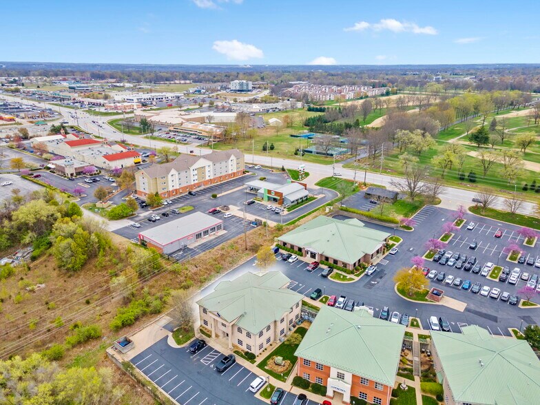 909 E Republic Rd, Springfield, MO à louer - Photo de l’immeuble – Image 3 sur 40