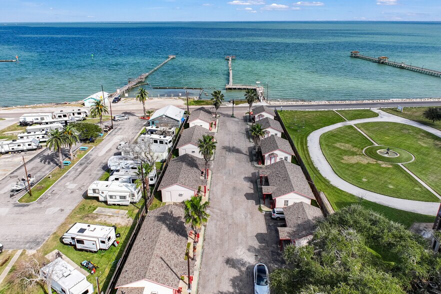 309 S Fulton Beach Rd, Rockport, TX à vendre - Photo de l’immeuble – Image 3 sur 52
