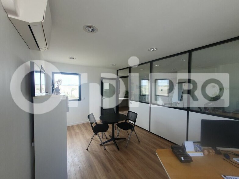 Bureau dans Calvisson à vendre - Photo intérieure – Image 2 sur 7