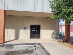 1913 Post Rd, New Braunfels, TX à louer Photo intérieure– Image 1 sur 6