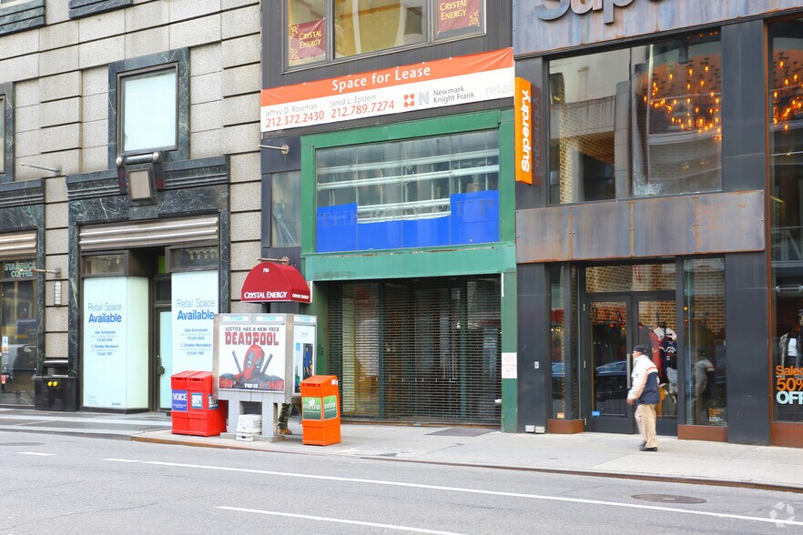 714 Lexington Ave, New York, NY à vendre - Photo de l’immeuble – Image 2 sur 7