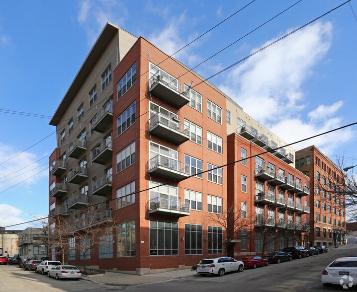 824 W Superior St, Chicago, IL à vendre - Photo de l’immeuble – Image 2 sur 81