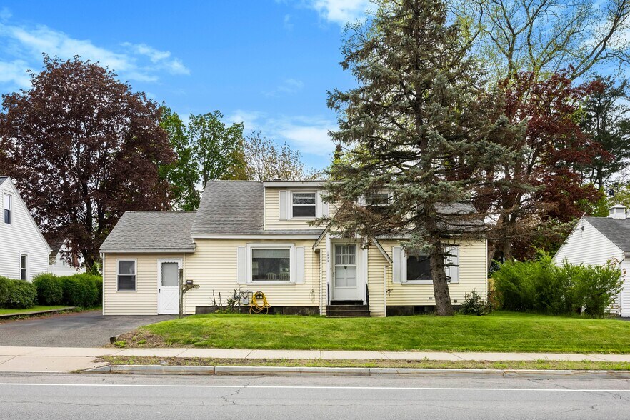 1834 Western Ave, Albany, NY à vendre - Photo principale – Image 1 sur 1