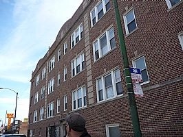 2437-2443 W Diversey Ave, Chicago, IL à louer Photo principale– Image 1 sur 2