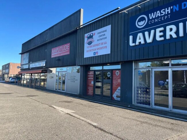 Plus de détails pour Local commercial à louer