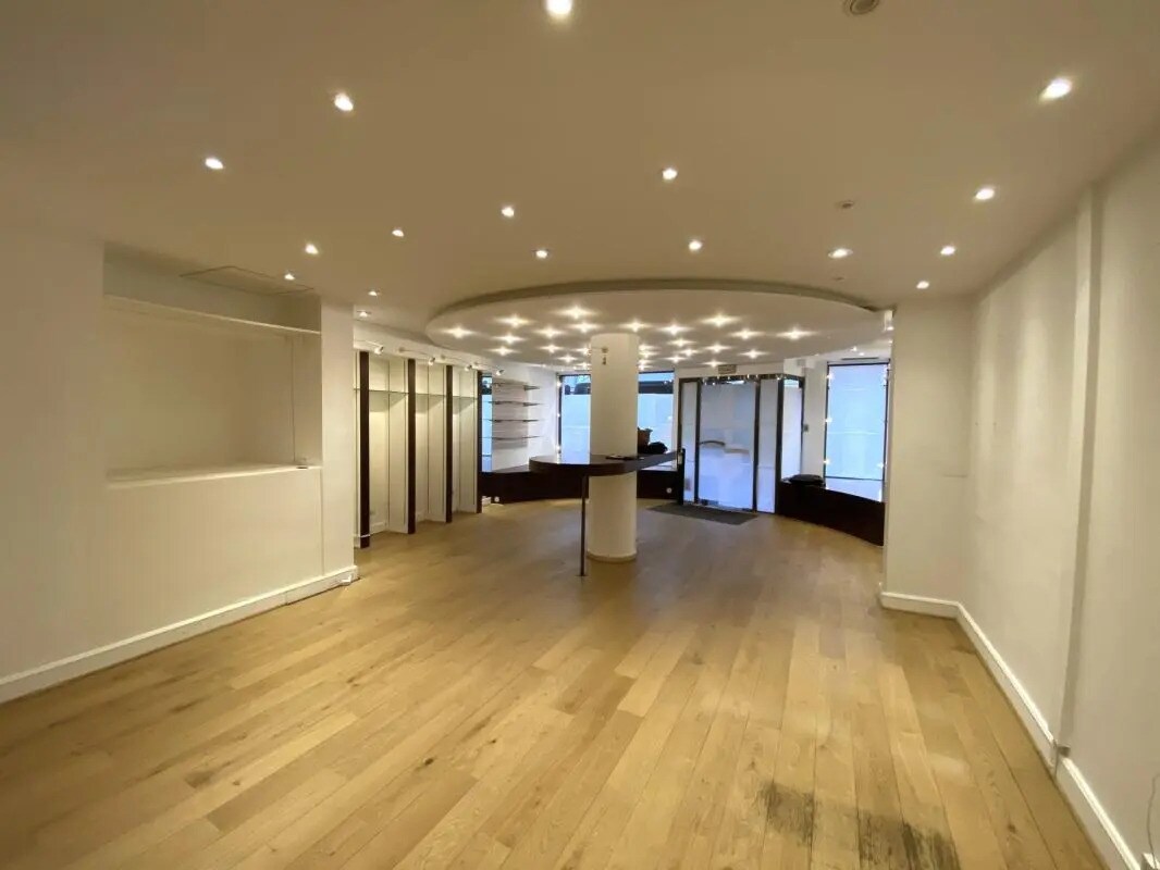 Local commercial dans Chartres à louer Photo de l’immeuble– Image 1 sur 14