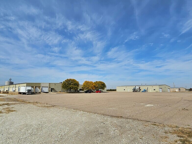 1215 Oak St, La Crosse, KS à vendre - Photo de l’immeuble – Image 2 sur 9