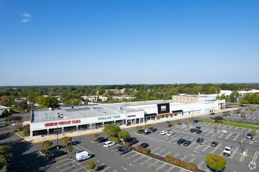 275 Rt-18, East Brunswick, NJ à louer - Photo de l’immeuble – Image 1 sur 4