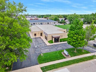 Plus de détails pour 2708 McGraw Dr, Bloomington, IL - Bureau à vendre