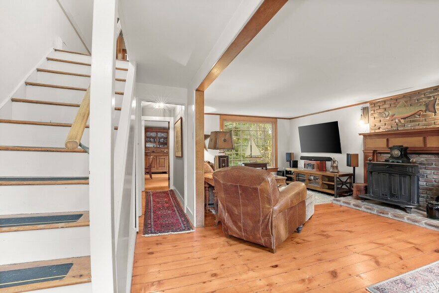 47 Hollow Tree Ridge Rd, Darien, CT à vendre - Photo de l’immeuble – Image 3 sur 48