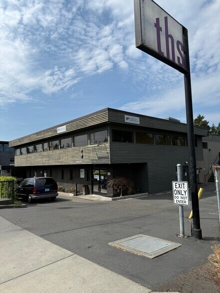 16715 Aurora Ave N, Shoreline, WA à louer - Photo de l’immeuble – Image 1 sur 7