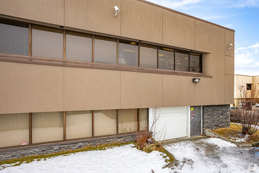 17410 107 Ave NW, Edmonton, AB à louer - Photo de l’immeuble – Image 2 sur 3