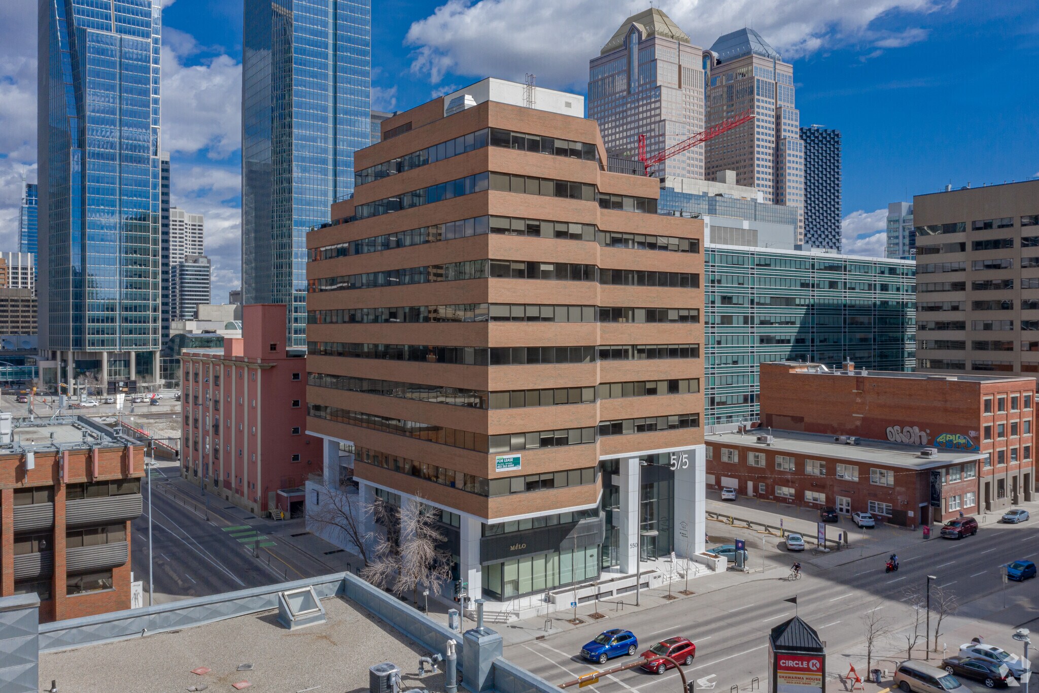 550 11th Ave SW, Calgary, AB à louer Photo de l’immeuble– Image 1 sur 9